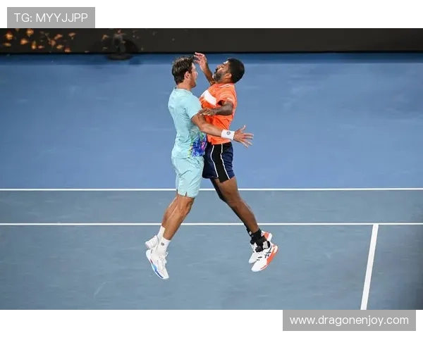 网球巨星再次登顶世界排名 打破历史纪录引发全球关注