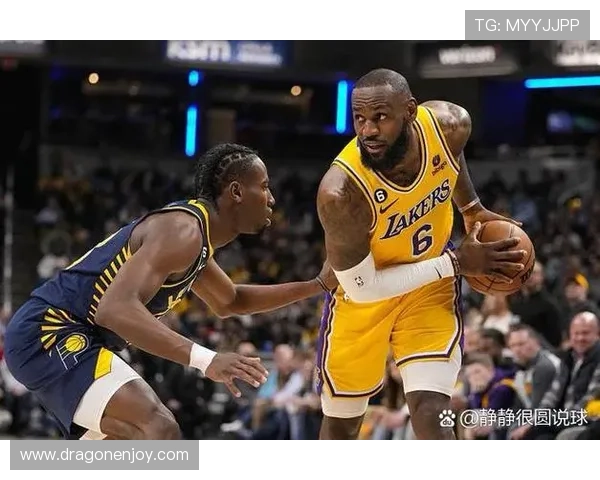 詹姆斯带领湖人逆转战胜勇士，浓眉复出表现抢眼助球队大胜